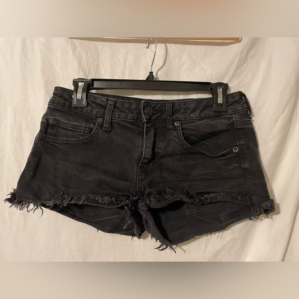 AMERICAN EAGLE SUPER STRETCH SHORTS SIZE 6